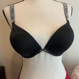 Victorias Secret💗 very sexy Bombshell Shine strap push up bra